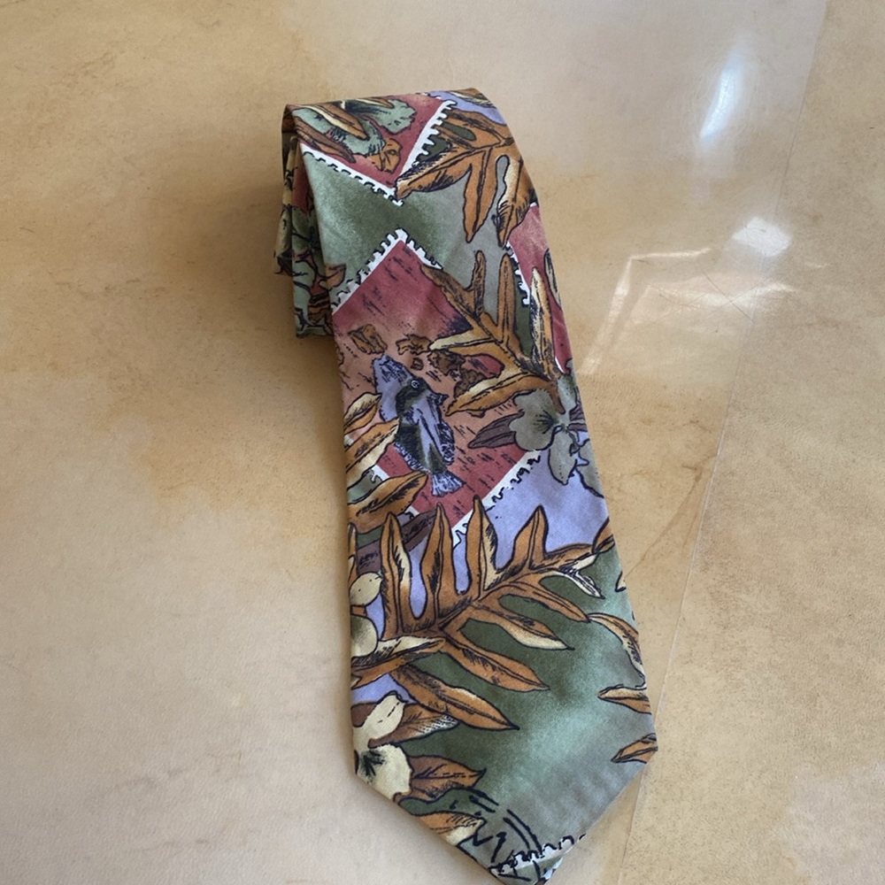 Hilo Hattie Hawaii Men's Tie Multi-color Floral Tropical Hawaiian EUC